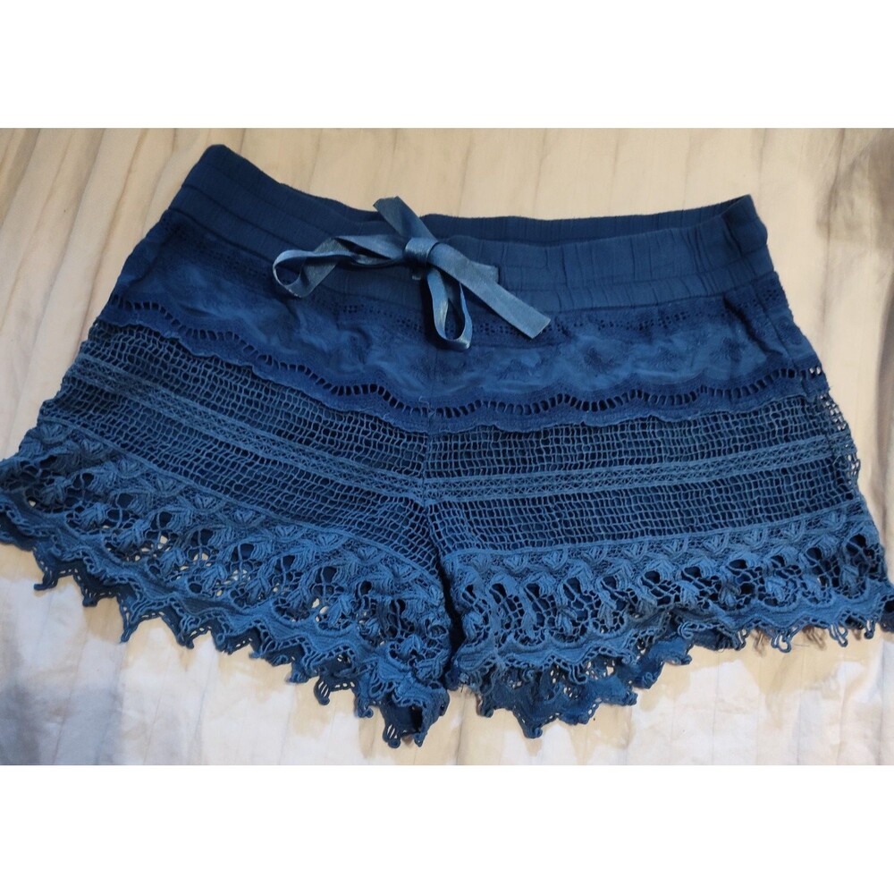 No Boundaries Blue Decorative Crochet Lacey Shorts with Scalloped Edges Size M
